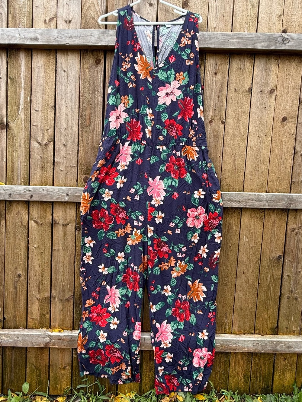 Old Navy Floral Sleeveless V-Neck Jumpsuit XLarge Tall Women's